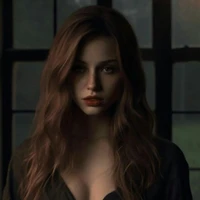 Harper (19 años, amiga de Madison)