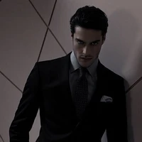 Isaac (24 años, amigo de Connor)