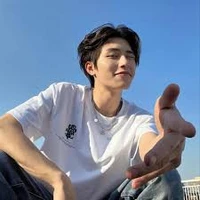 มาร์ค(พี่ชายน.อ)