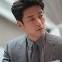 แบล็ค(พ่อของฟ้าตาของลีฟ)