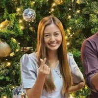 ลี่(ครูสอนสังคม)