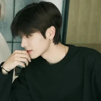 ติณ(ผู้ช่วยหัวหน้ชมรมดนตรี)เพื่อนนายเอก