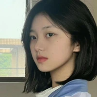 พลอย(เพื่อนนายเอก)
