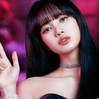 Lisa (28)