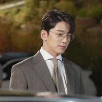 Jong minkyu (Kook father)