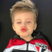 Enzo/filho grego e Manuela