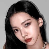 YOO KARINA