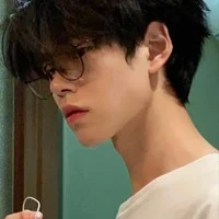 เมษา(แฝดพี่)