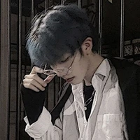 ยีนส์(เลขา)