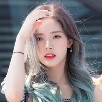 มิ้นท์👿(ลูกน้องพระเอก)