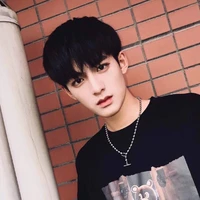เจมส์😒(เพื่อนพระเอก)