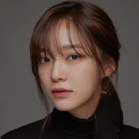 Kim Yoona Louis