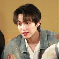 เฟิร์ส/นายเอก