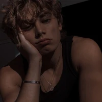 Max~ Cristal