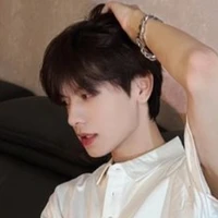 ลูคัส•นายรอง