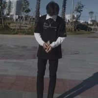 เฟิร์ส(เพื่อนของพระเอก)