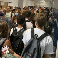 crowded 