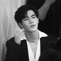 สี่(พระเอก)