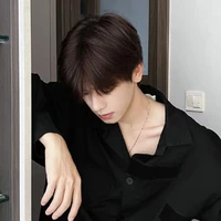 เจมส์(นายเอก)