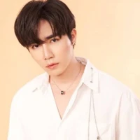 บอส//พระเอก//พี่ชายคิว