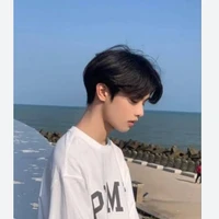 เจมส์//ผู้ที่เเอบชอบคิว//น้องชายบาส