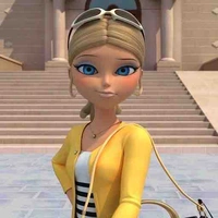 Chloe 