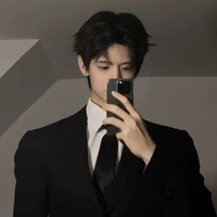 ชื่อ คิม ลูกน้อง ( พระเอก )