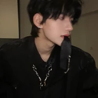 เรย์  👑