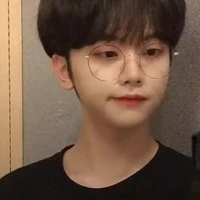 ยู  เพื่อน(น.อ)