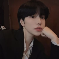 ออกัส(นายเอก)