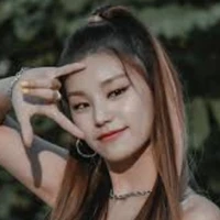 yeji(novia de eonwoo )