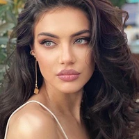 MICAELA LILIAN (PROFESORA)