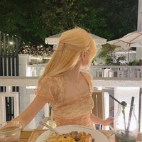 เบส (พระเอก)