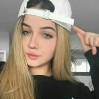 Gabriela Matos (gM)