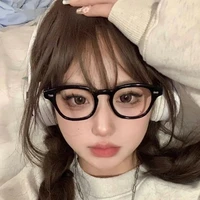 ลินตา(นางเอก+ตอนใส่แว่น)