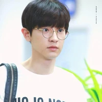 โต๊ะ/เพื่อนนอ