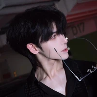 อาเธอร์(พระเอก)