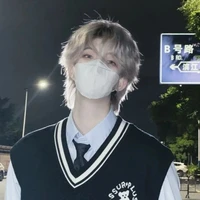 ไวท์/พระเอก.