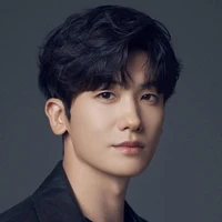 Hyung-sik (brother of gong yoo)