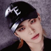 HWANG HYUNJIN