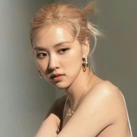 เบส (เพื่อน นอ.)