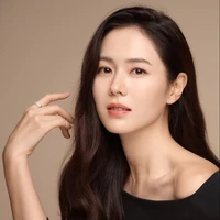 Hellen Albert (Nenek)