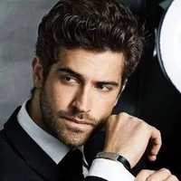 Ramiro(papá de Elayne)