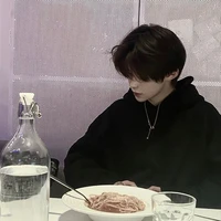 ม่อน(พระเอก)