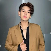 ซี(เพื่อนน.อที่ชมรม)