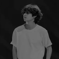 Kim Taehyung (Tae/V) A