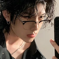 สกาย ( เพื่อนนายเอก )