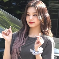 hwang yeji