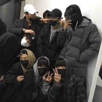 กลุ่มผู้ชาย