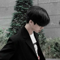 ธารา  (พ่อนอ.) เลขาพ่อพอ.